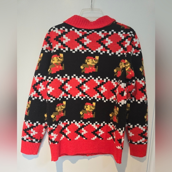 Super Mario Bros. Sweater - Picture 3 of 4